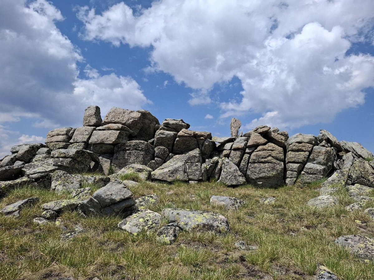 Безимен (2756&nbsp;m)