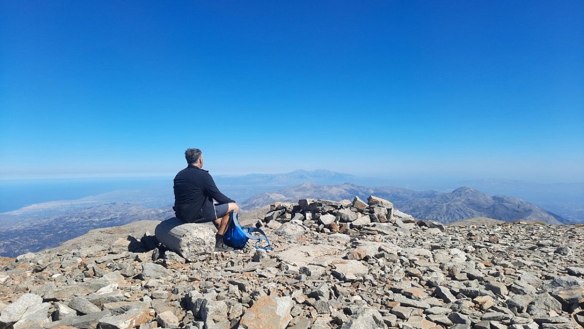 Αγκαθιάς (2424&nbsp;m)